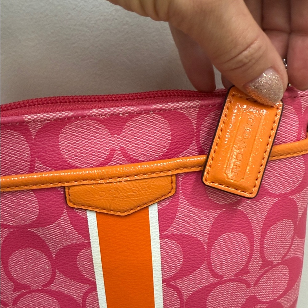 Coach Signature Pink Orange Stripe Swingpack Crossbody Purse Handbag! - Picture 3 of 6
